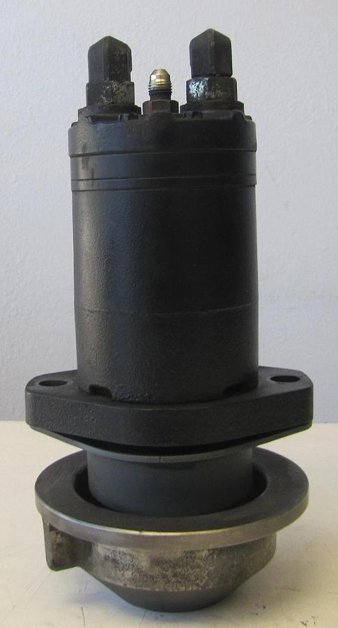 Used Advance Nilfisk 56304117 Main Broom Hydraulic Motor Eaton 101-3091-009 Captor