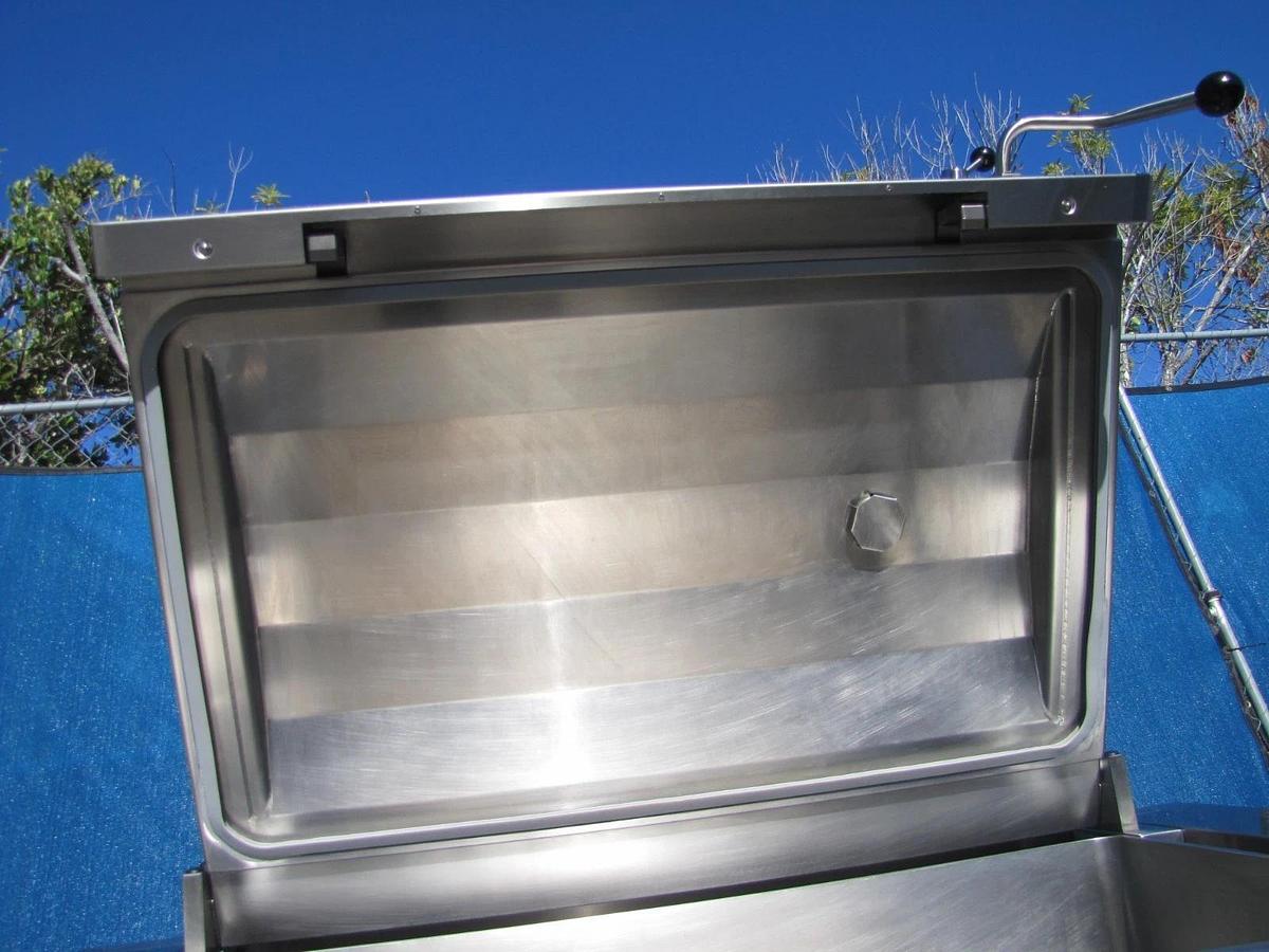Used Electrolux 40 Gallon Pressure Bratt Tilt Braising Pan 9CHG583310 480V 3 Phase #2