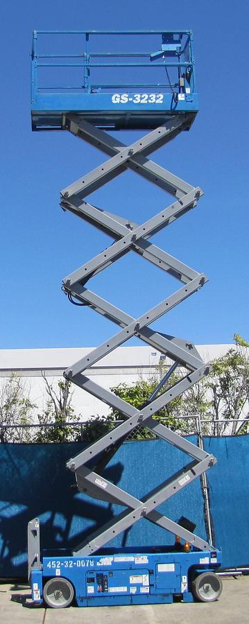 Used Genie GS-3232 Electric Aerial Scissor Lift Man Lift 500 lbs Cap 32' Height