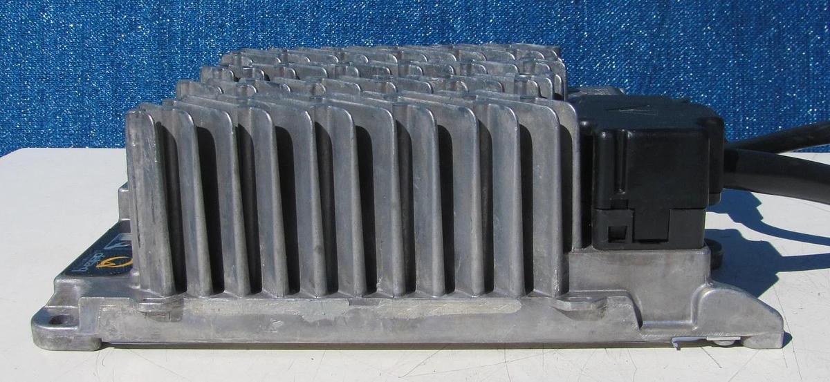 Used Delta Q Technologies 24 VDC 24V Battery Charger 4 Electric Pallet Jack Scrubber