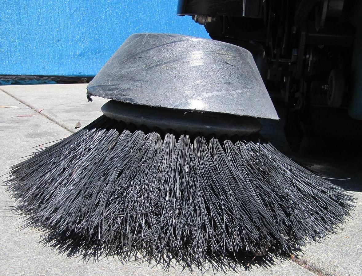 Used Tennant 8300 Ride-On 36V Electric Floor Scrubber Sweeper 358 Hrs Dump Hopper