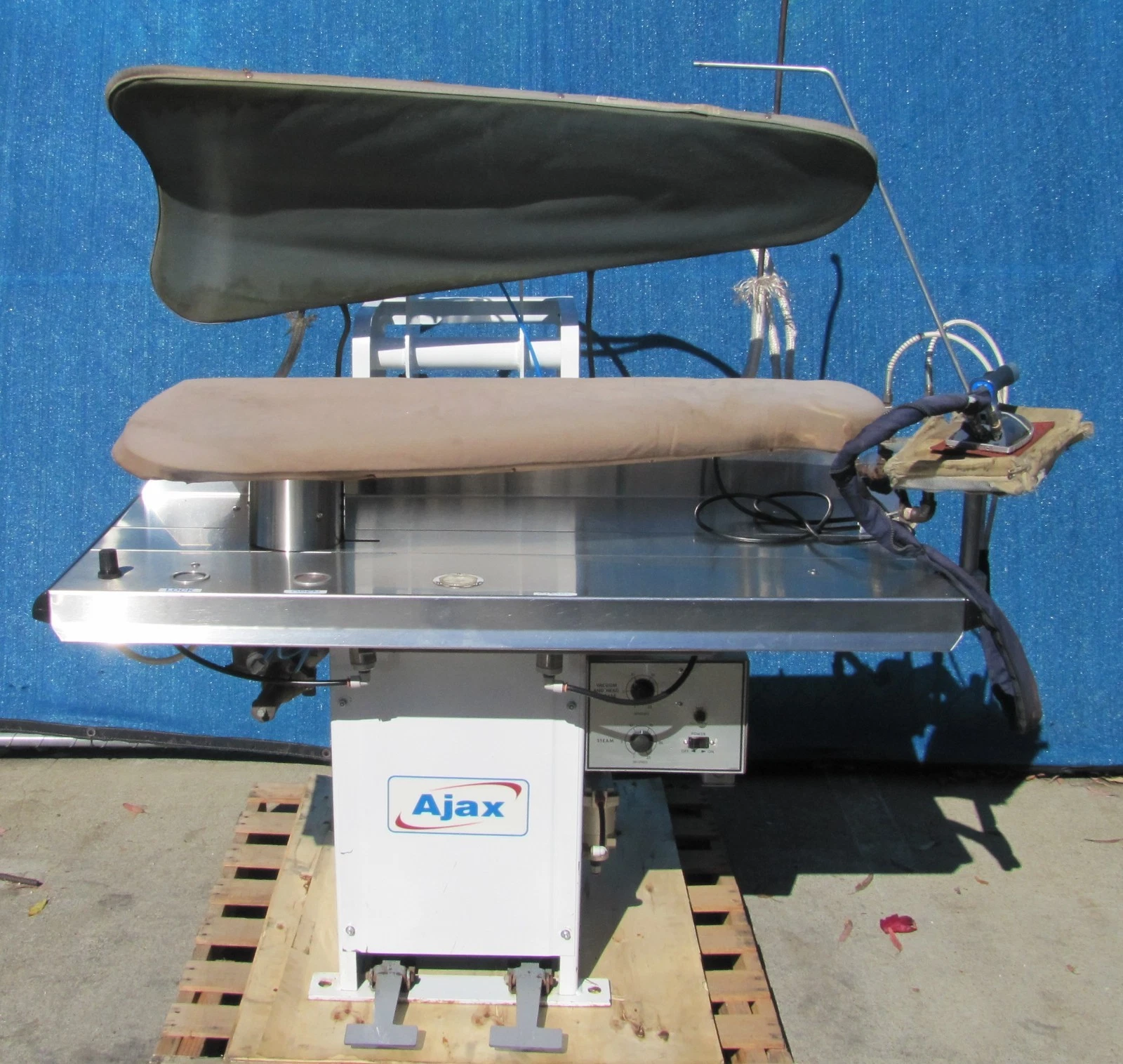 Used Ajax ADCF0446R10002 Dry Cleaning Utility Steam Press Legger Pants 115V w/ Iron