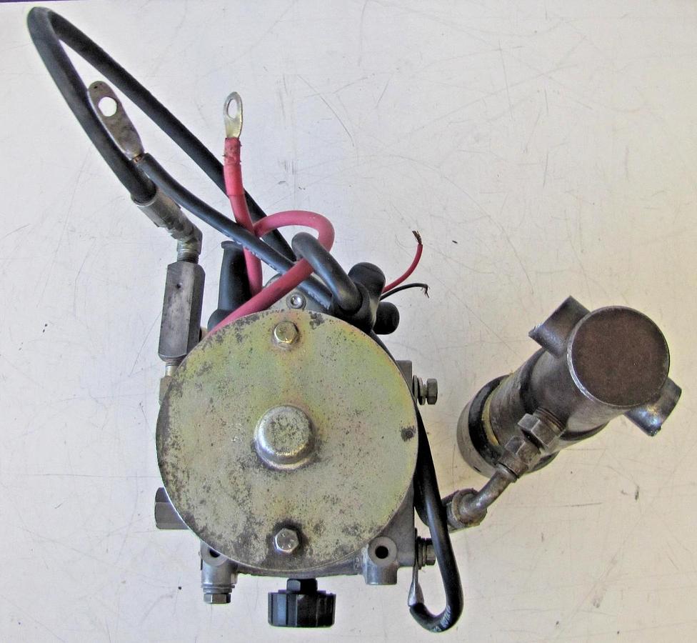 Used Haldex Barnes 12V DC Hydraulic Pump 3/4 Gallon Tank 2500 PSI 12 VDC
