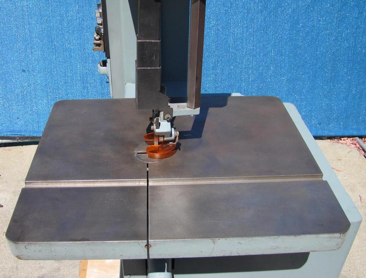 Used Delta Model 20 28-653 Vertical Band Saw 2HP 230V 1PH 24x20 Table Blade Welder