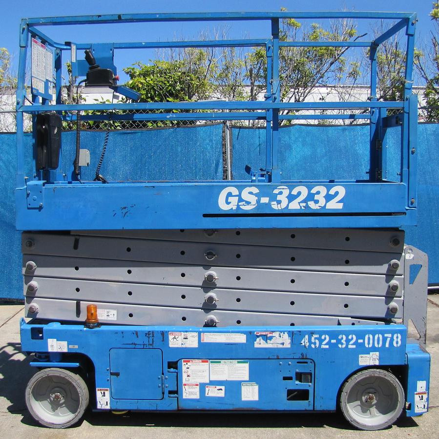 Used Genie GS-3232 Electric Aerial Scissor Lift Man Lift 500 lbs Cap 32' Height
