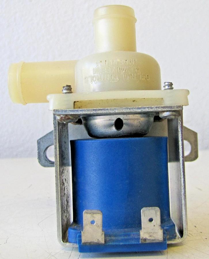 Used Deltrol Controls 24 VDC DSVP10-408S3F Two Way Dispense Water Valve 56601064