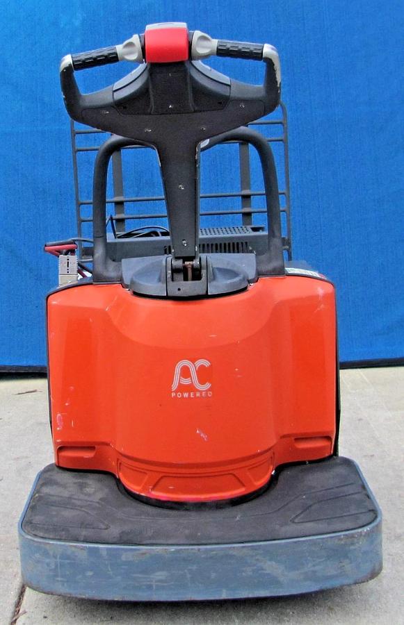 Used Toyota 8HBE30 Electric Pallet Jack 24 VDC 24V With Battery Charger 6000 lbs.
