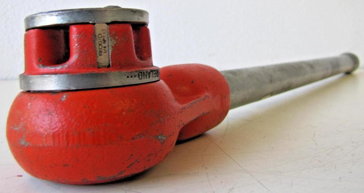 Used Ridgid 00-R Ratchet Pipe Threader with 1/4" Die