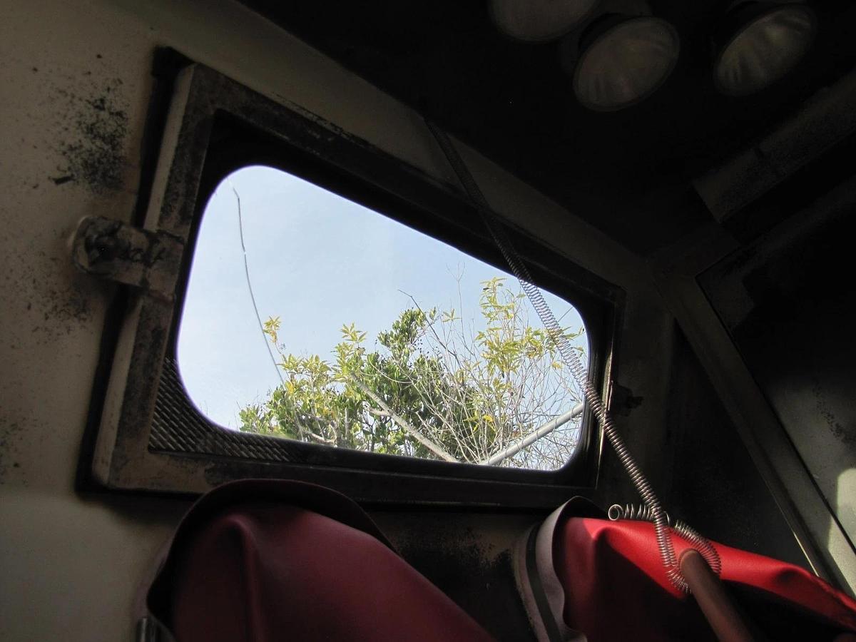 Used Universal Sand Abrasive Blast Blasting Cabinet with New Gloves 48"x 33" x 31"