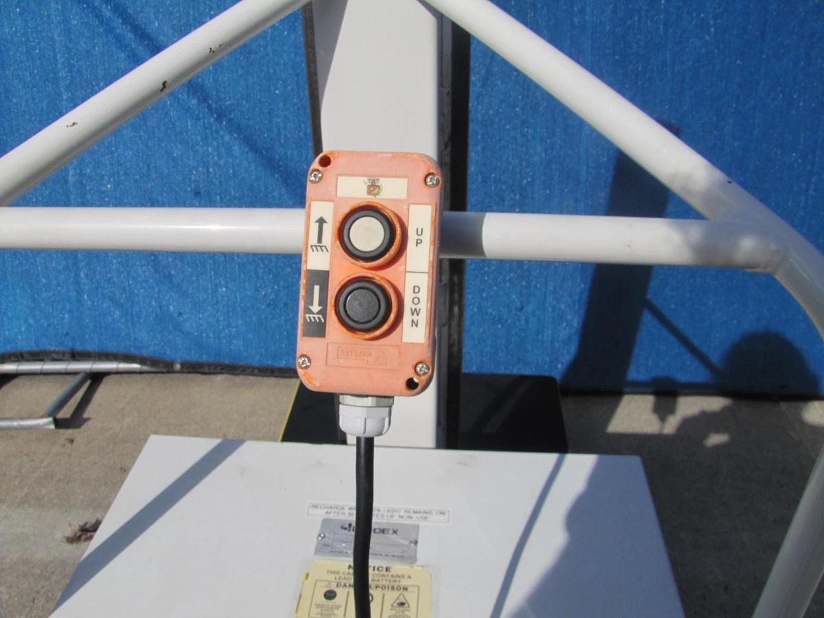 Used Unidex 250 lbs Electric Material Lift 31" Height 24" x 24" Platform 12V Battery