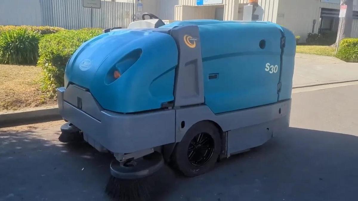 Used Tennant S30 Ride On Parking Lot Sweeper LP Propane GM 1600 Vortec Engine