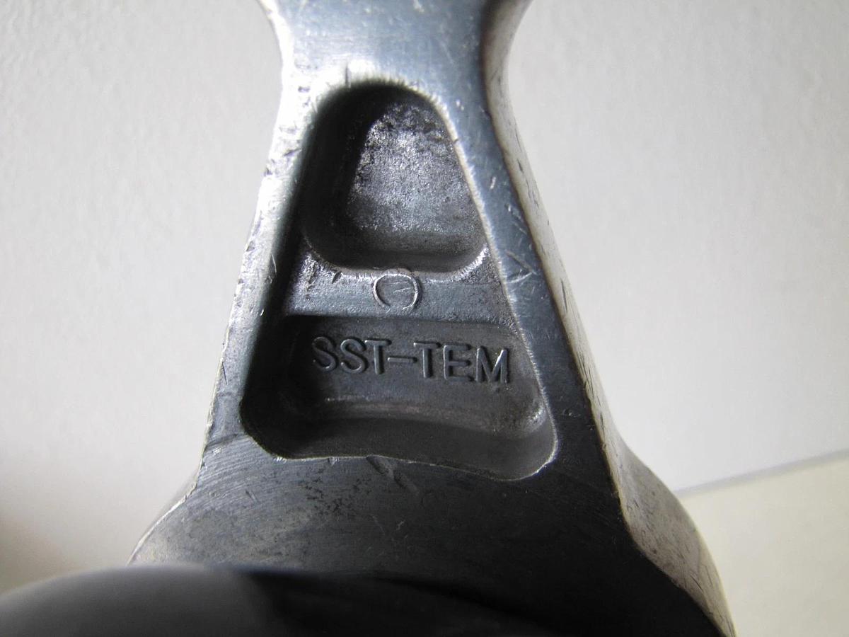 Used Coats 110543 Hub Wing Lock Nut for Wheel Balancer Machine