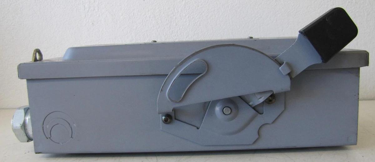 Used Square D D322N 60A 3 Pole Fusible Disconnect Safety Switch 240V 3 Phase
