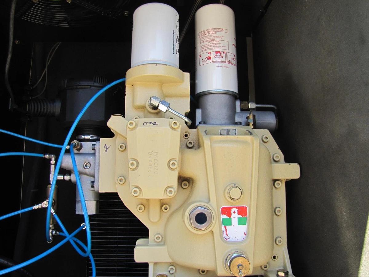 Used Ingersoll Rand R7.5 Nirvana VSD 10HP Rotary Screw Air Compressor 80 Gallon Tank