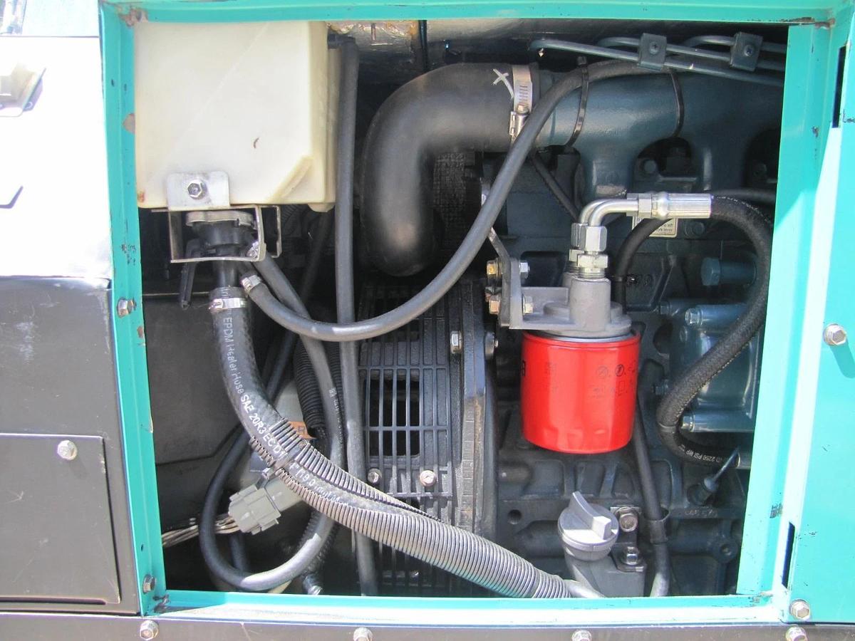 Used Onan 12KW Commercial Mobile RV Diesel Generator Kubota D1703 120/240V Output