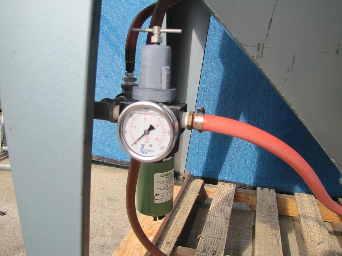 Used Universal Sand Abrasive Blast Blasting Cabinet with New Gloves 48"x 33" x 31"