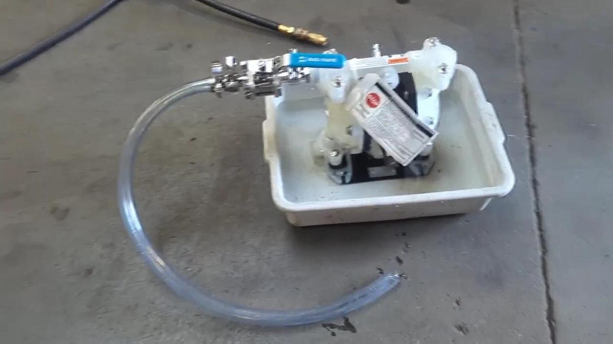 Used Graco Husky 515 Air Operated Polypropylene Double Diaphragm Pump 3/4" NPT