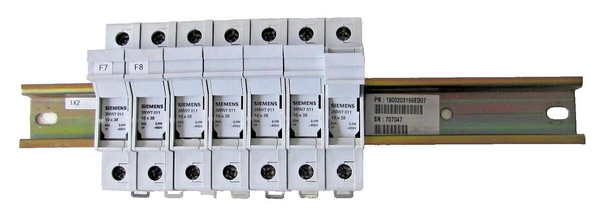 Used Lot of 7 Siemens Fuse Holders 3NW7 011 690V 32A 3NW7011 with DIN Rail