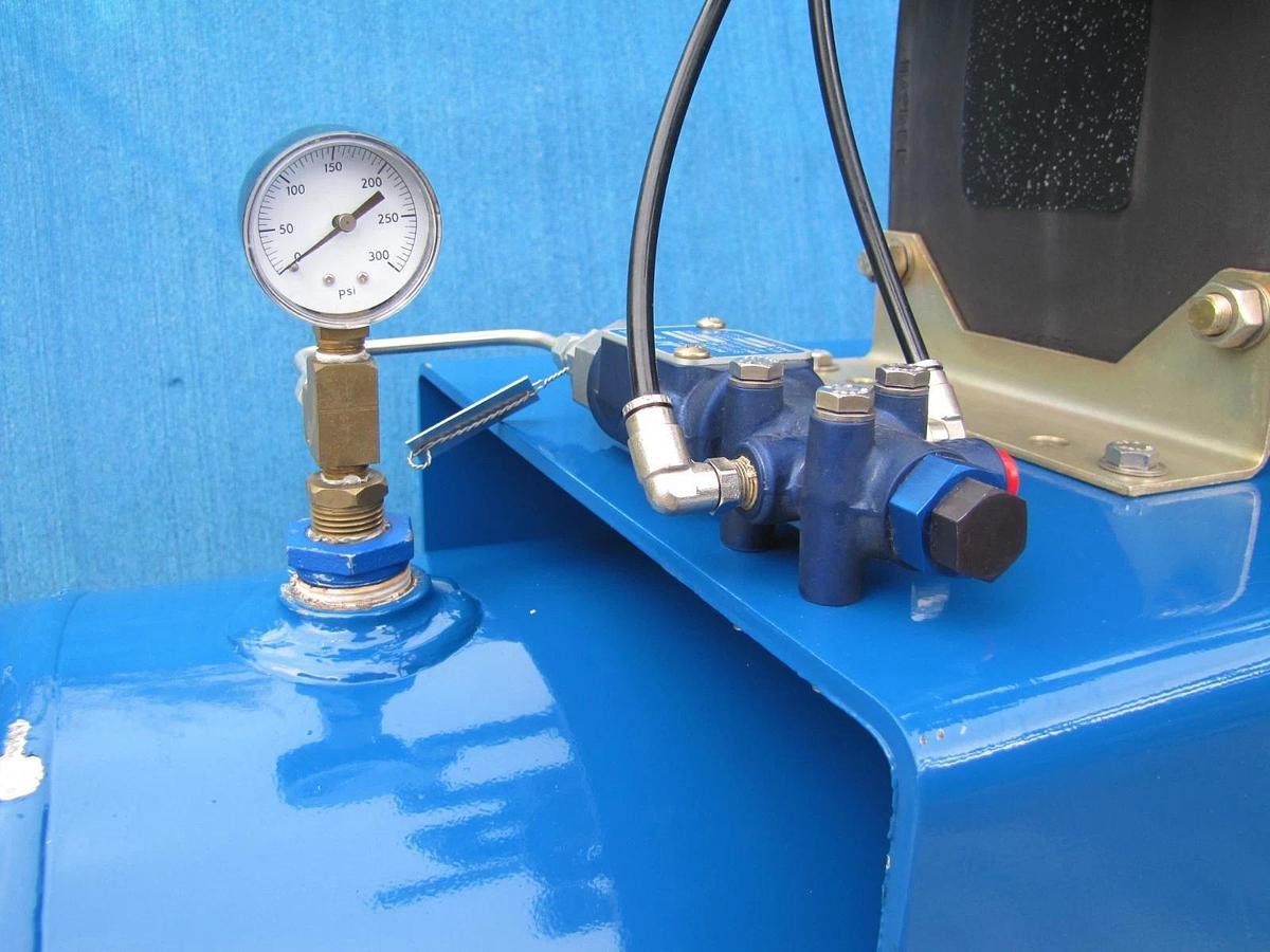 Used Haskel 8AGD-2 Single Stage Double Action Gas Booster with 80 Gallon Tank