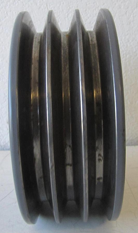 Used Industrial 5-7/8" OD 3 Groove V Belt Pulley 7/8" Bushing ID 35V590SDS-X