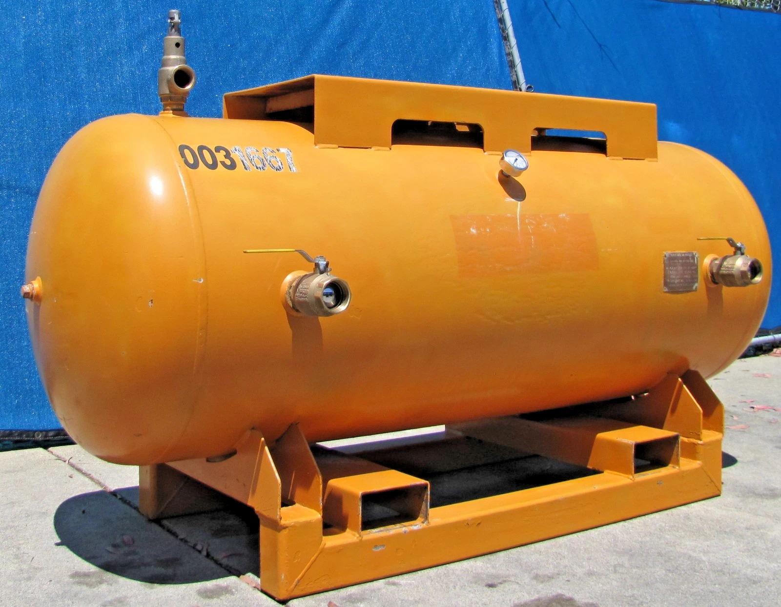 Used Silvan Horizontal 240 Gallon Air Tank 200 PSI W Pressure Gauge Ball Valve Outlet