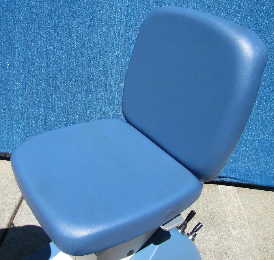Used Artas Restoration Robotics Hair Transplant FUE Patient Chair ASY-45179 2022