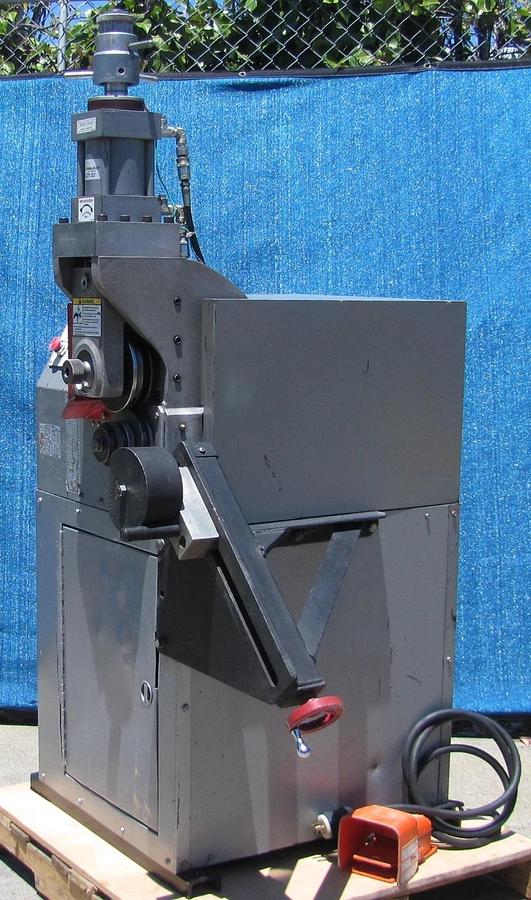 Used Victaulic VE-424-MC Hydraulic Pipe Groover Grooving Machine 4 to 24 in 230V 3PH