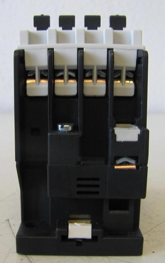 Used Siemens 3TF30 10E 9A Contactor 3 Pole 1 NO Contact 400V with 220V Coil