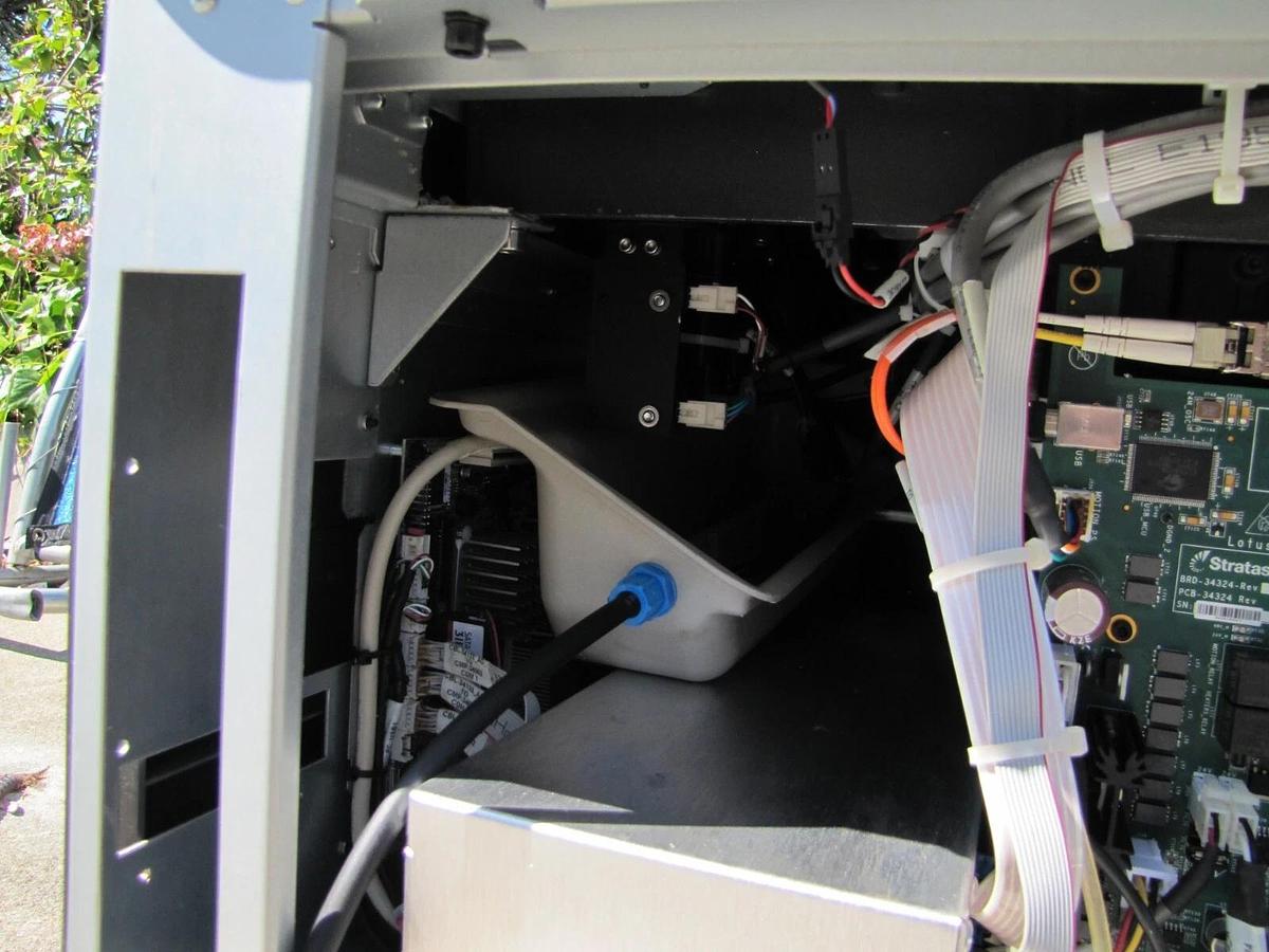 Used 2017 Stratasys 3D Printer Objet30 V3 AS IS for parts or repair Powers On