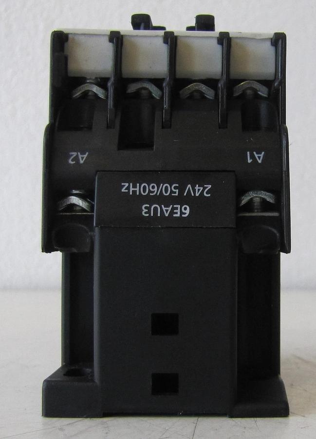 Used Dayton Electrical 9 Amp IEC Contactor 3 Pole 600V Max 6EAJ9 w/ 24V 50/60 Hz Coil