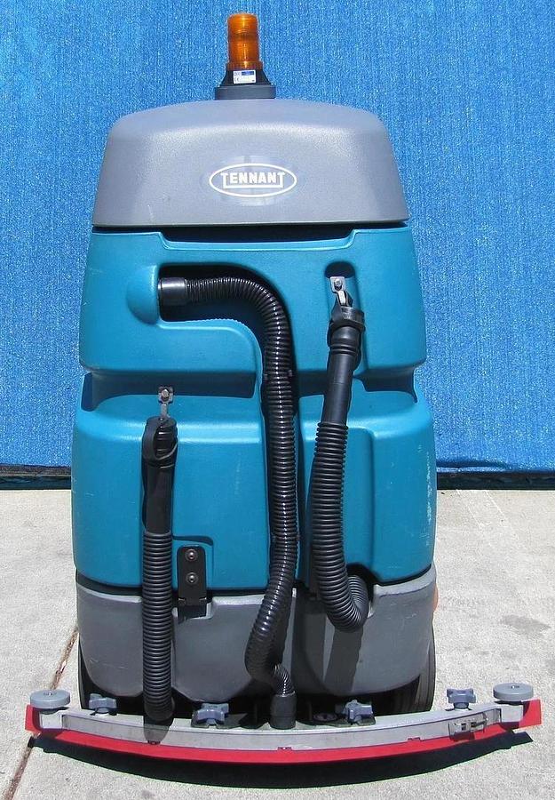 Used Tennant T7 Ride On Floor Scrubber 32" Disc Pad Holder 24 VDC With Charger