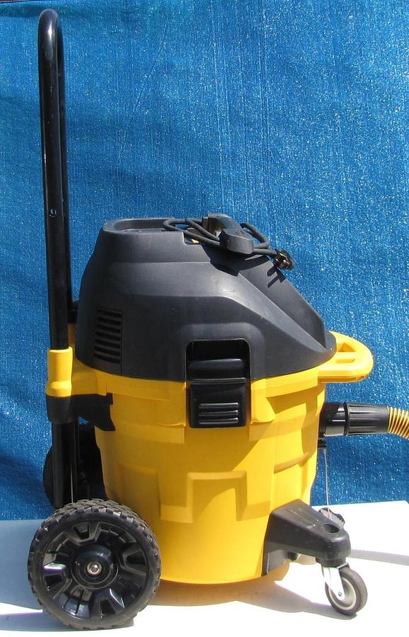 Used DeWalt DWV015 Dust Extractor Vacuum 10 Gallon 120V Tool Outlet w/ Hose