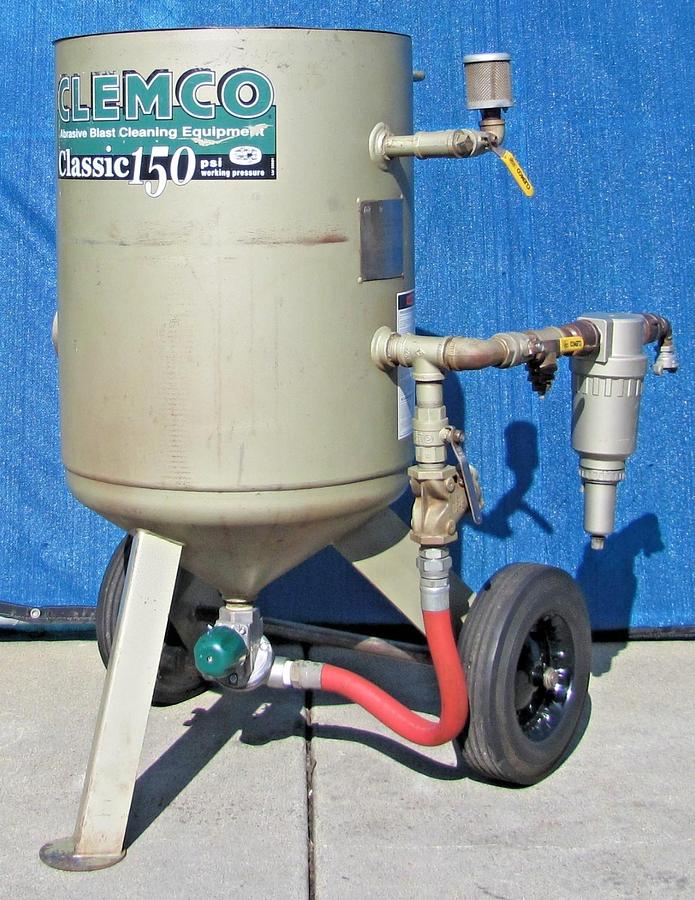 Used Clemco 2450 Classic 150 Portable Sand Blaster Blast Pot 6 CU FT 600 LBS