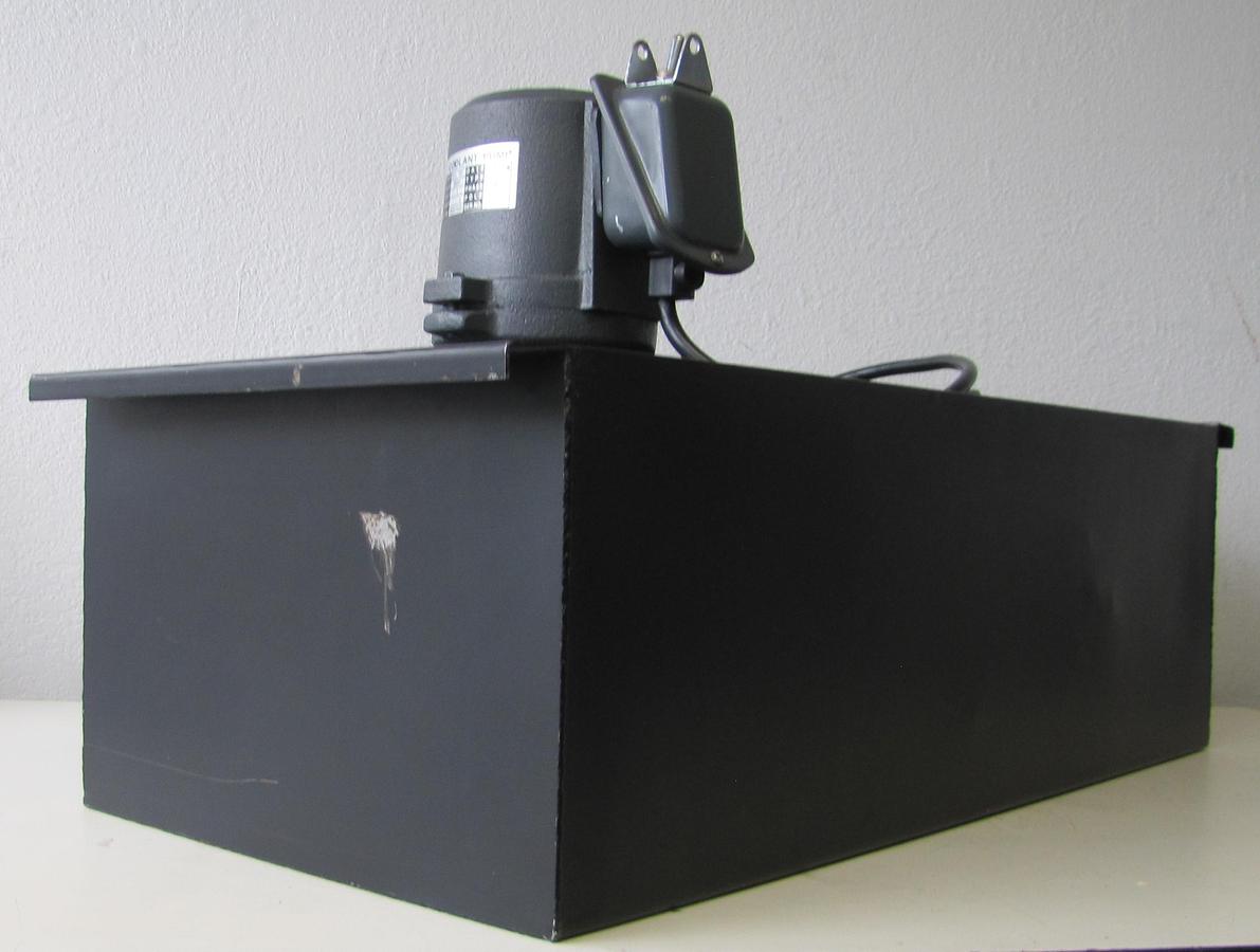 Used Industrial Coolant Pump 1/8HP With 24" Long x 12" Wide x 8" Deep Tank 110 VAC