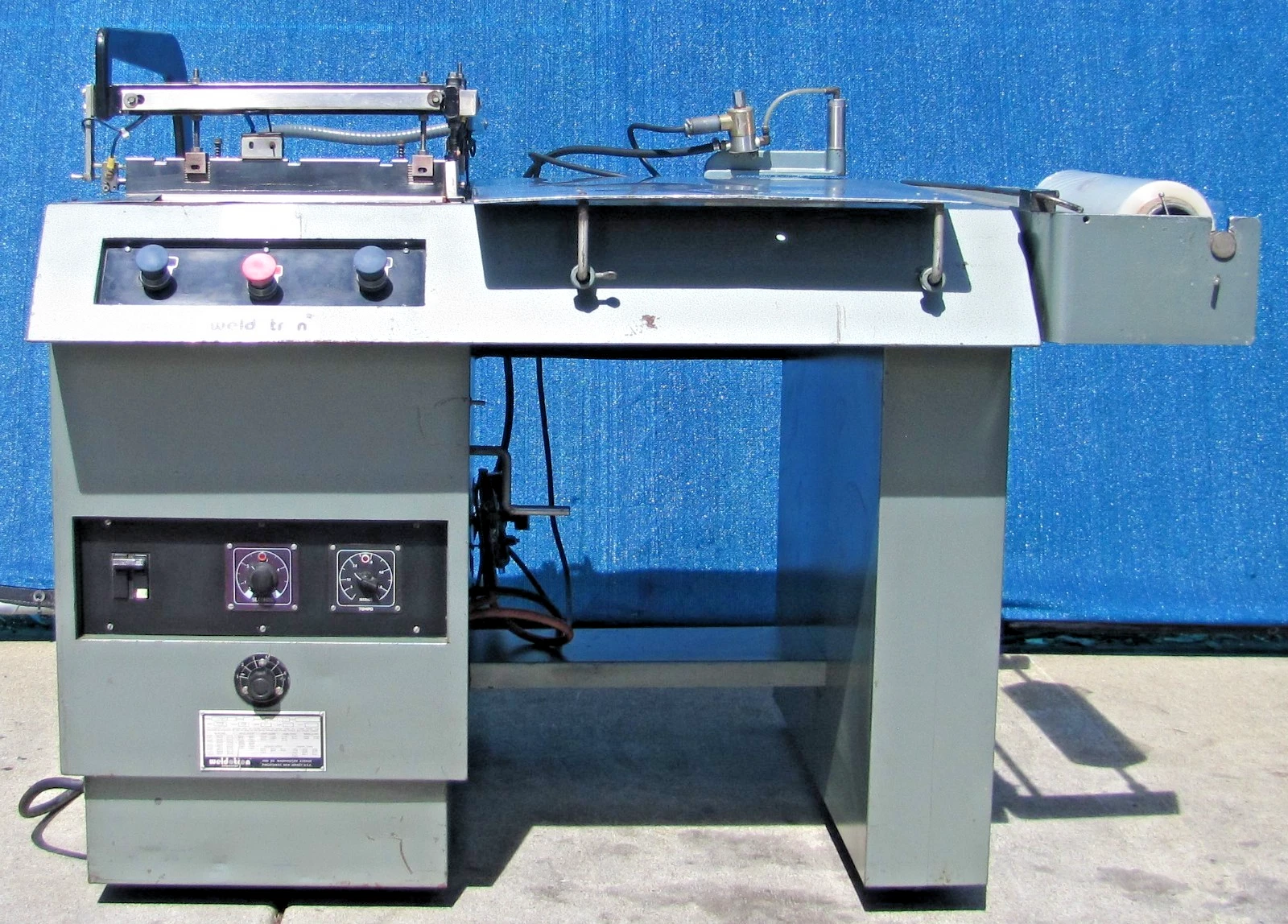Used Weldotron 5201A L-Bar Heat Shrink Sealer Wrapping Machine & Conveyor 220V 1 Ph
