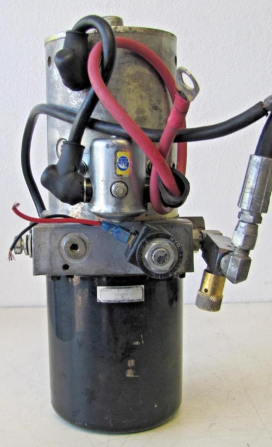 Used Haldex Barnes 12V DC Hydraulic Pump 3/4 Gallon Tank 2500 PSI 12 VDC