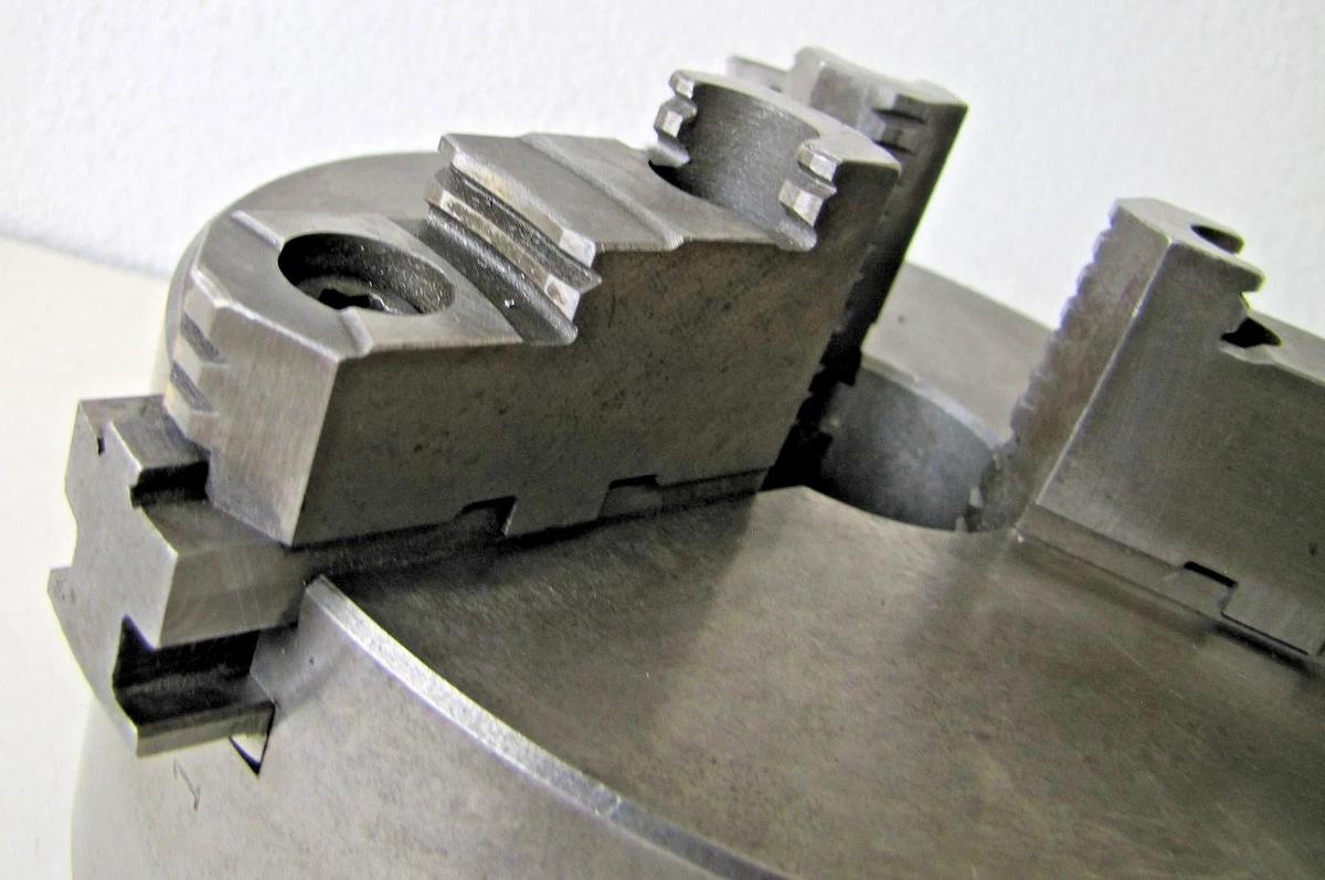 Used Bison Poland 8" 3-Jaw Self Centering Lathe Chuck 3245 Six Pin Rear Mount D1-6