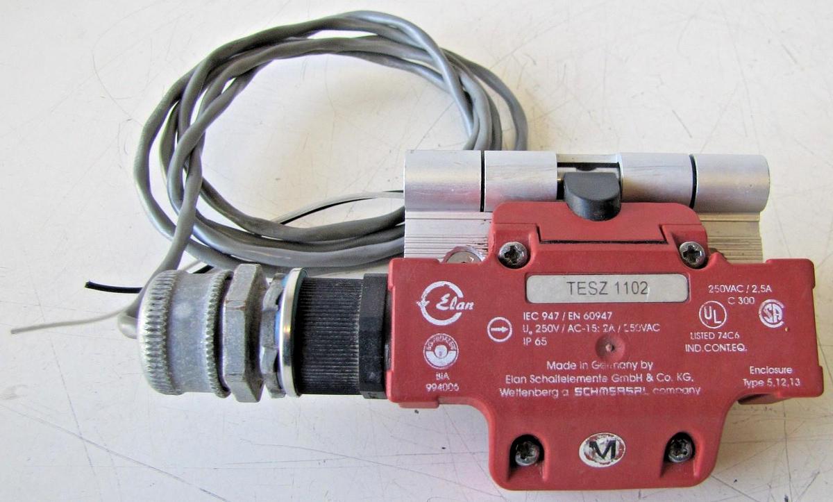 Used Elan Schmersal Hinged Interlock Safety Door Switch TESZ1102 TESZ 1102 250 VAC