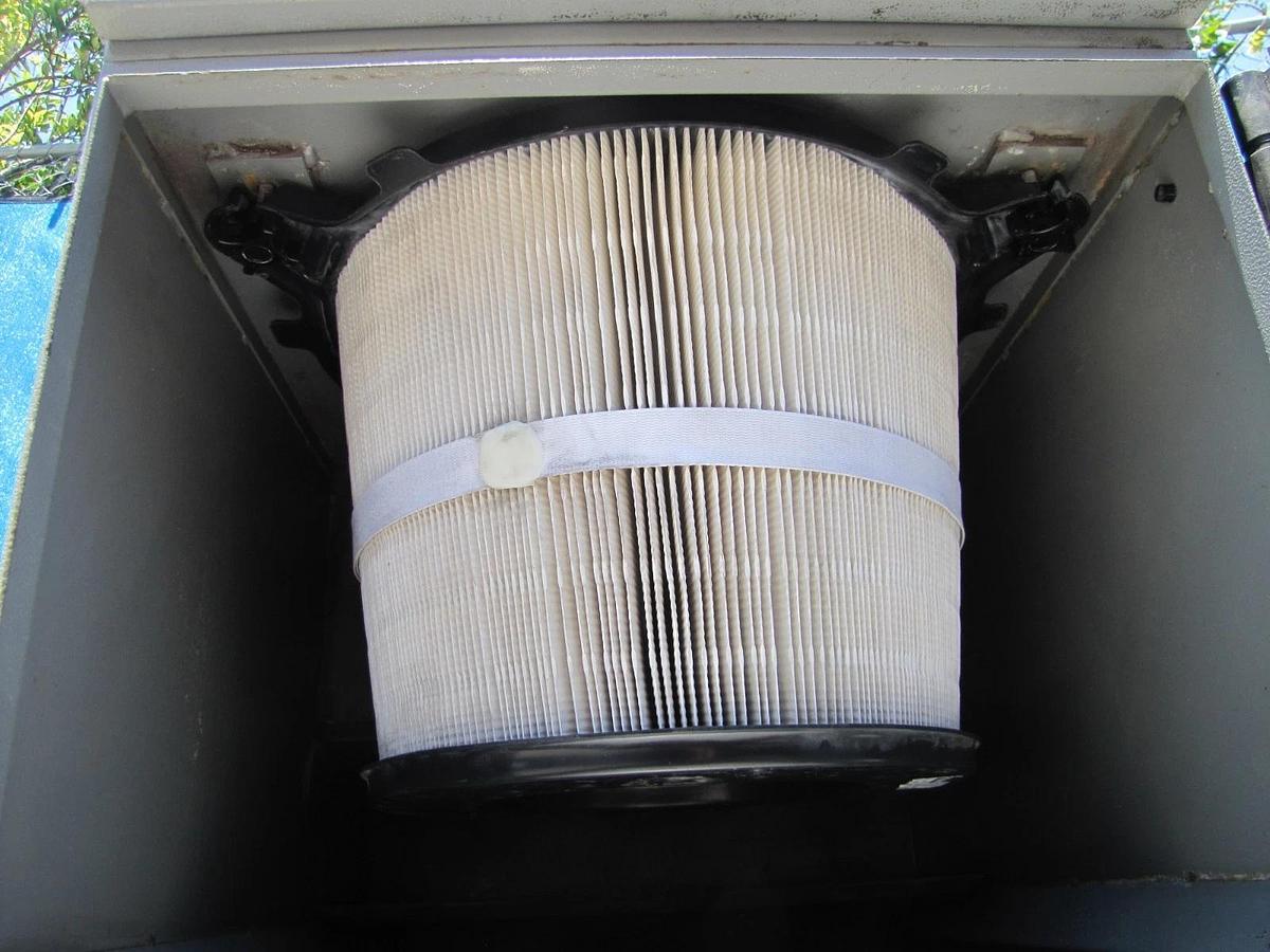 Used UAS 1.5 HP Dust Hog Air Filtration Dust Collector w/ Air Powered Filter Cleaner