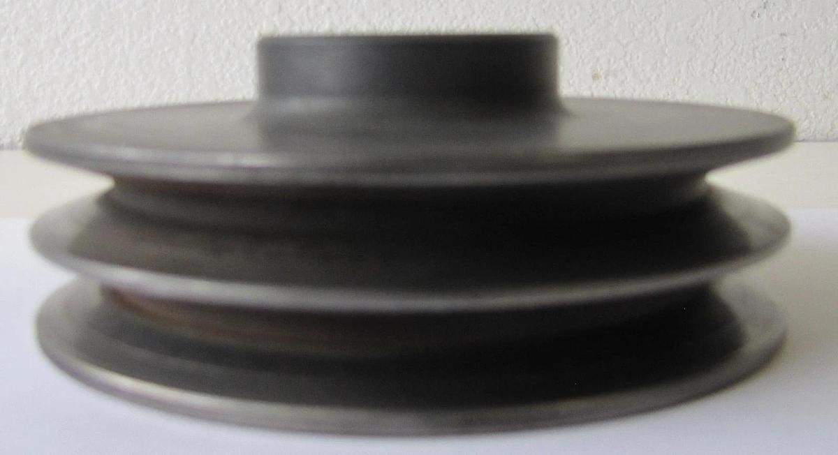 Used Industrial 5-1/8" OD Pulley Sheave 2 Groove 1-1/2" Keyed Bore for 3/8" Wide Belt