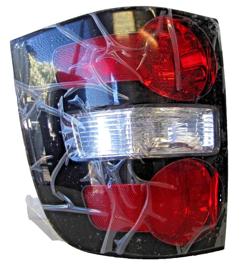 Used 2006-2010 Ford Explorer Tail Light Assembly Quarter Mounted Left