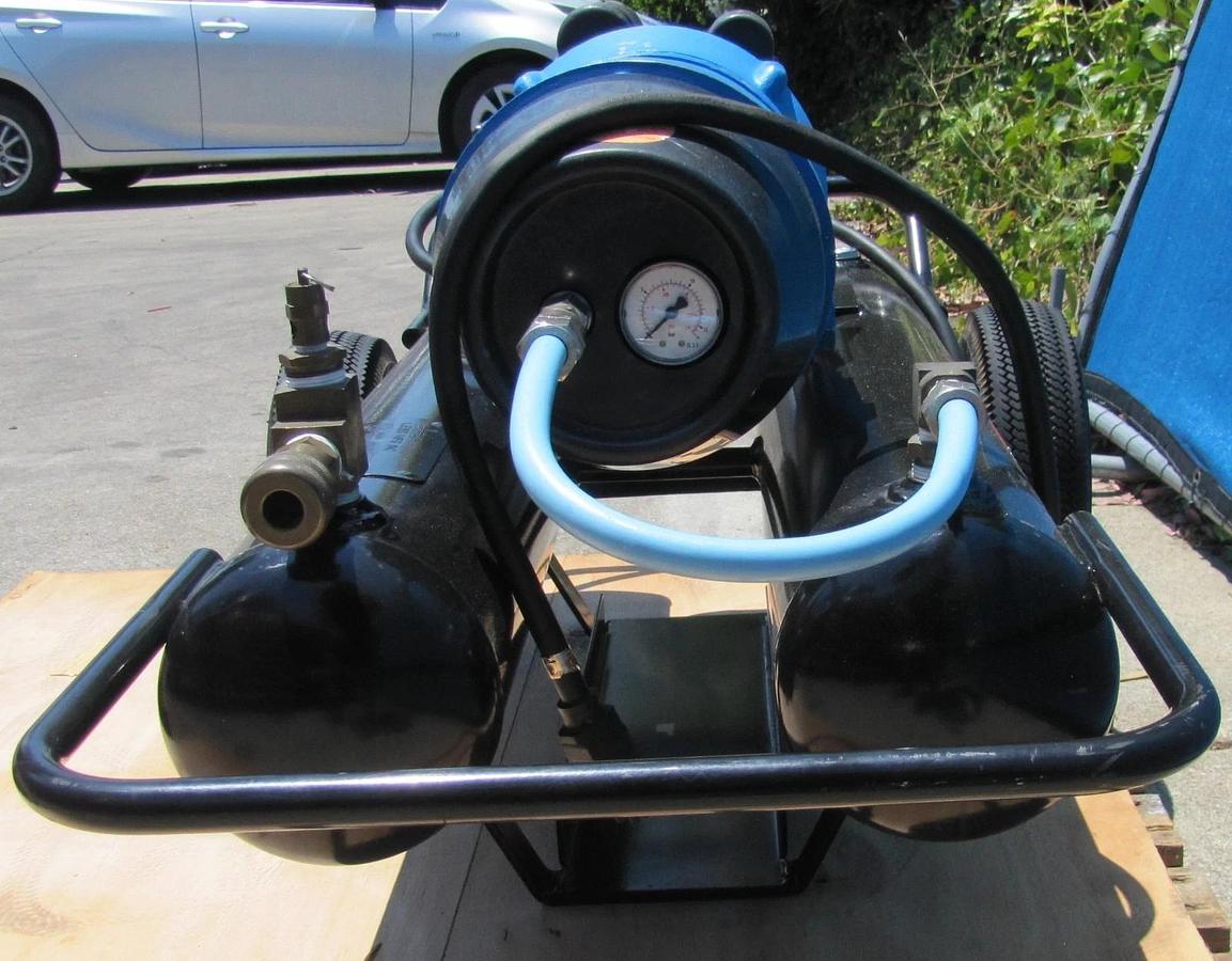 Used Twin Air TA-3 Rotary Vane Air Compressor 2HP 115V Three 50ft Hoses & Manifold
