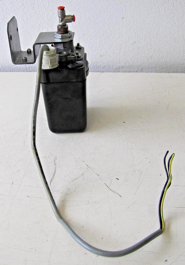 Used Chicago Pneumatic Pressure Switch 1089039747 QRS10 Rotary Screw Air Compressor