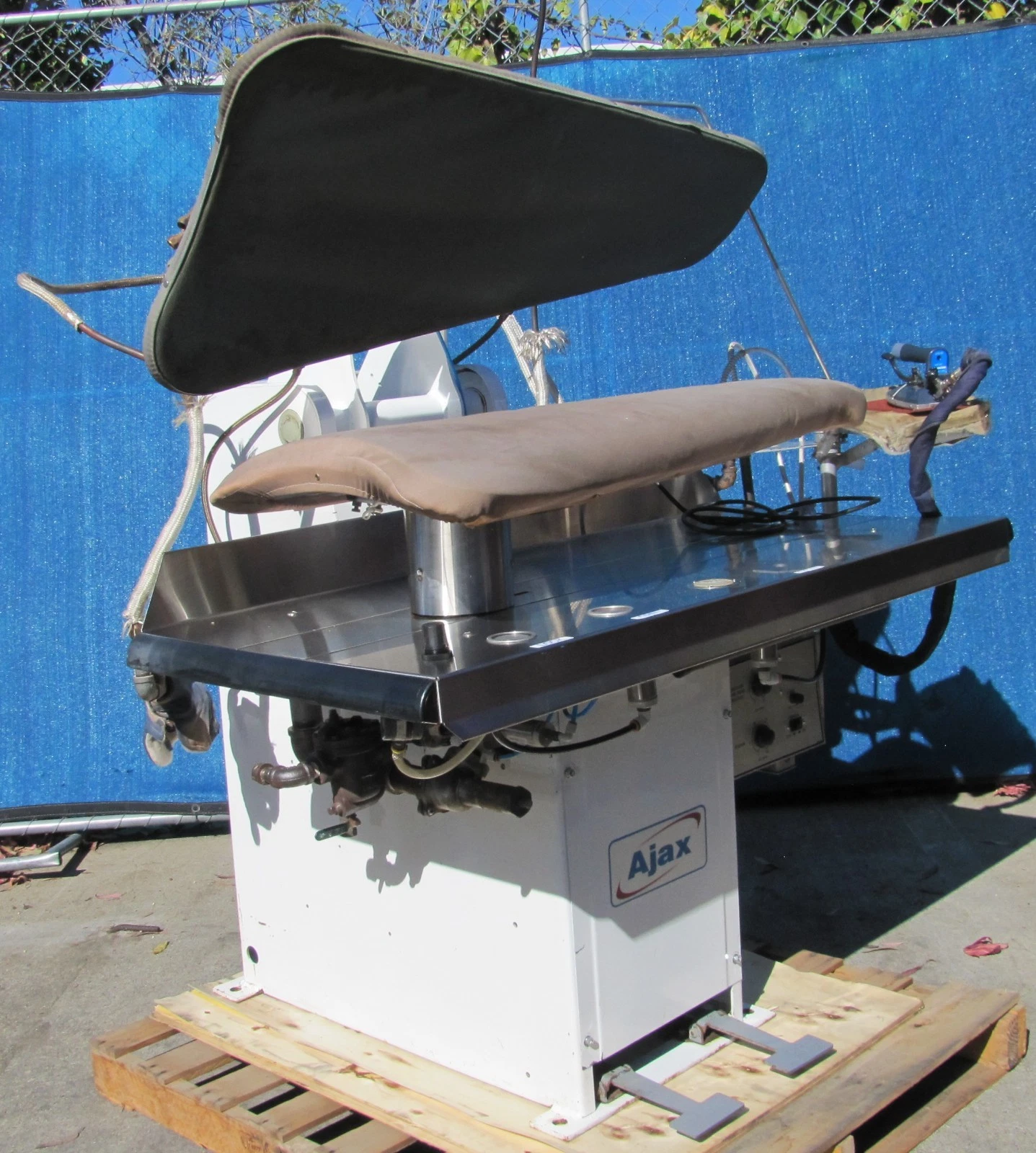 Used Ajax ADCF0446R10002 Dry Cleaning Utility Steam Press Legger Pants 115V w/ Iron