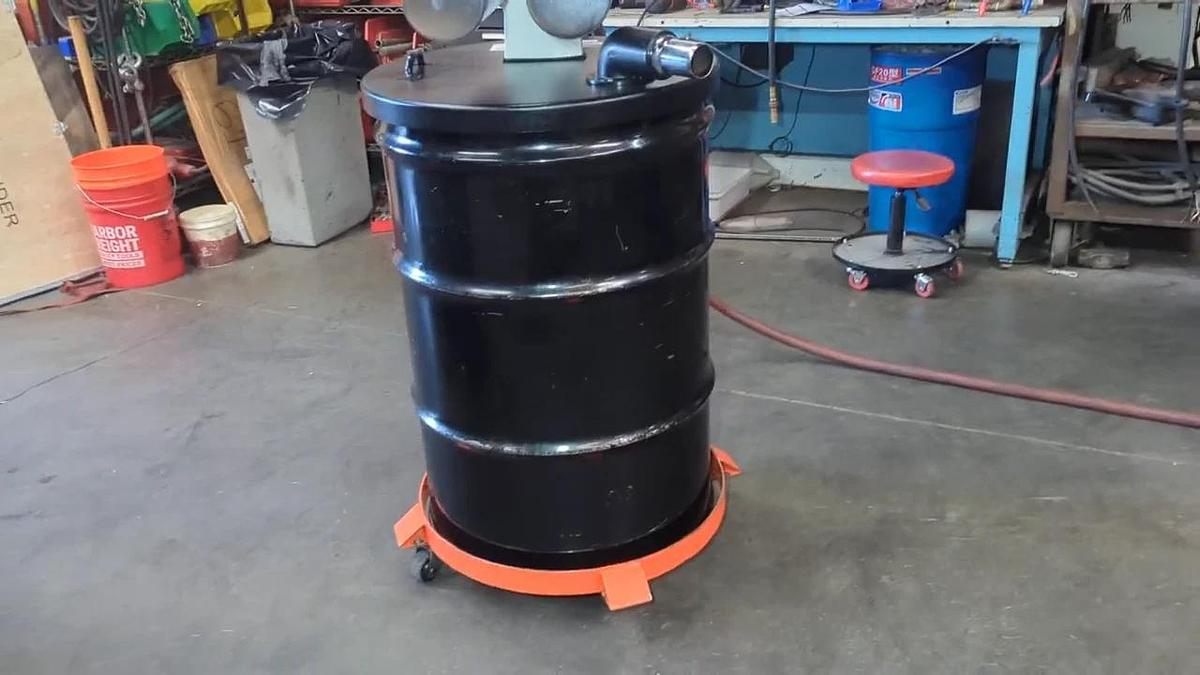 Used Guard Air Portable Air Powered Vacuum Cleaner 55 Gallon Drum w/ Air Hose