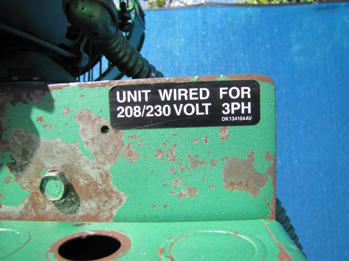 Used SpeedAire 5Z404E 5HP Piston Air Compressor 80 Gallon Tank 230V 3 Phase Upright