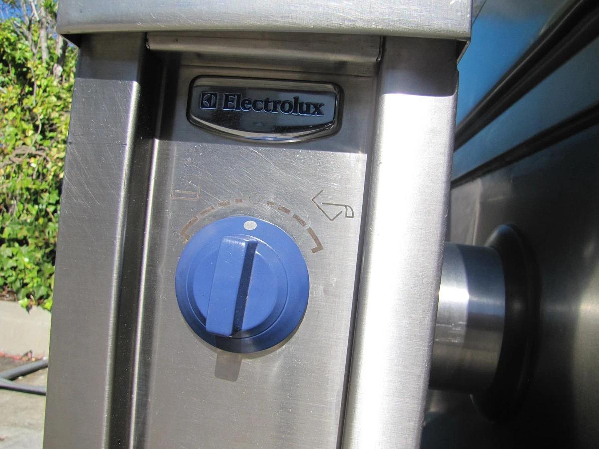 Used Electrolux 40 Gallon Pressure Bratt Tilt Braising Pan 9CHG583310 480V 3 Phase #2