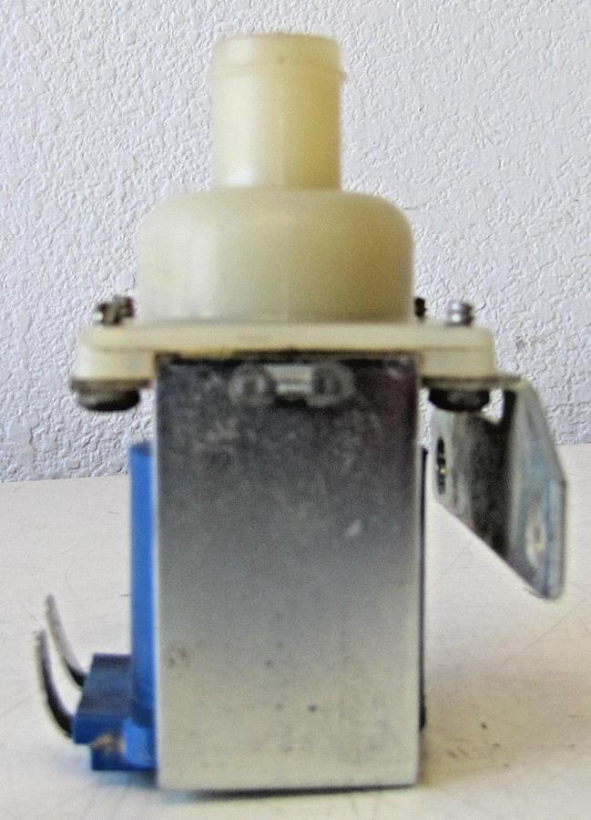 Used Deltrol Controls 24 VDC DSVP10-408S3F Two Way Dispense Water Valve 56601064