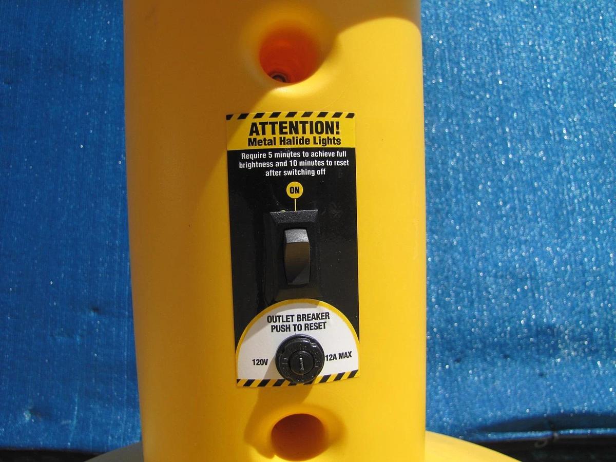 Used Southwire Wobblelight 400 Watt Metal Halide Work Light Worklight 120V