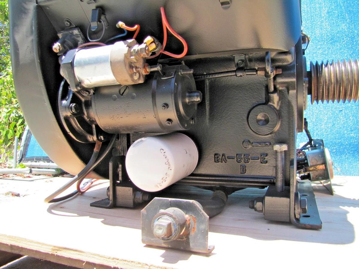 Used Wisconsin V465D1 4-Cylinder Gasoline Engine Spec 467452 New Carburetor